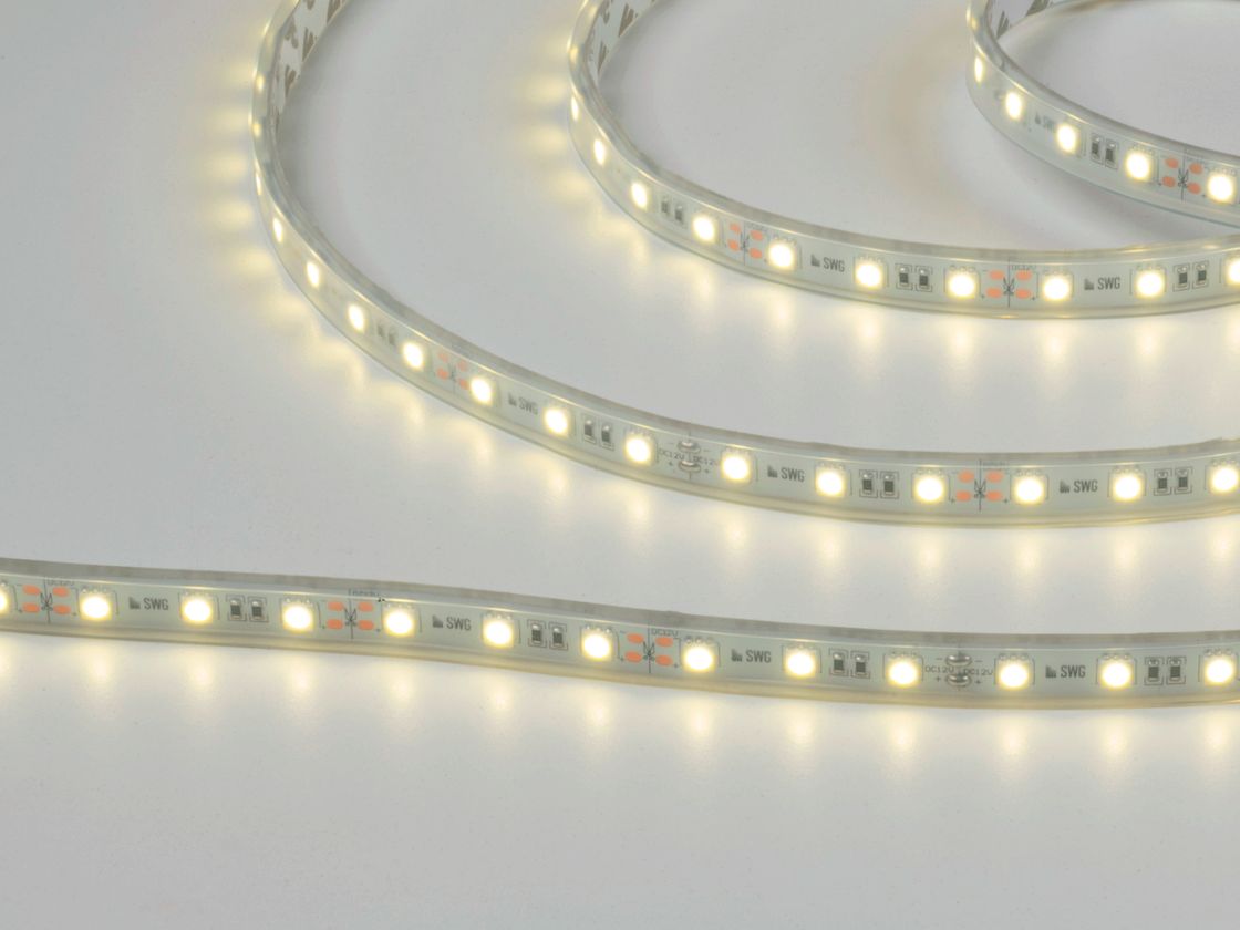 Светодиодная лента SMD5050 в прозрачном чехле, включена