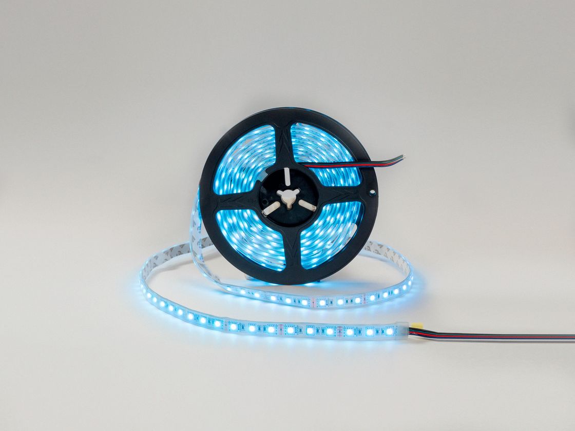 SMD5050 RGB LED таспасының катушкасы 12В, көк түспен жарық береді