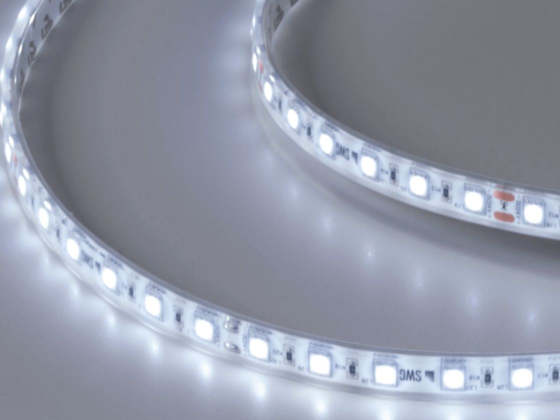 Жұмыс үстіндегі SMD5050 IP68 LED таспасы, суық ақ жарық