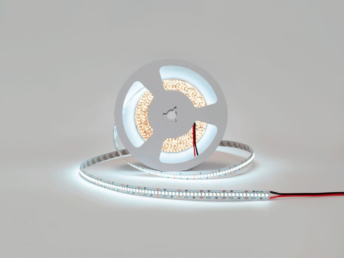 Катушкадағы SMD2835 LED таспа, салқын ақ жарық