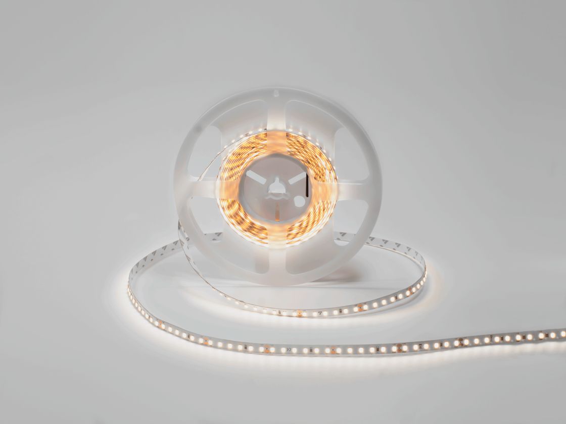 Катушкаға оралған LED таспаның жарық беруінің жалпы көрінісі