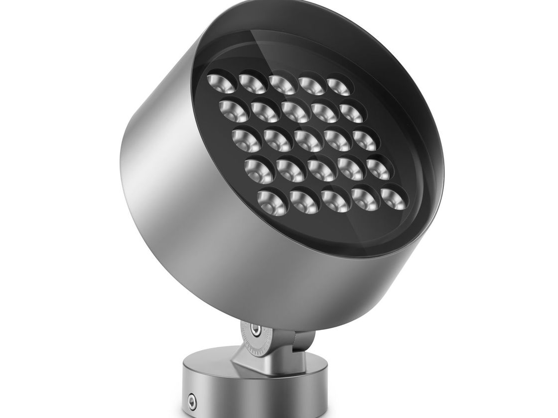 Көп линзалы оптикасы бар сыртқы LED прожектор, алдыңғы көрінісі