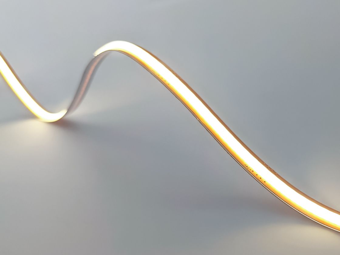Жылы ақ COB LED таспа: біркелкі жарық сызығы, иілуге икемді