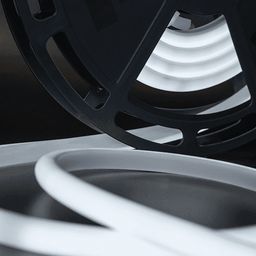 Орамдағы LED терможапсырма лентасы, жақыннан түсірілген көрініс