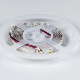 Ұстағыштағы 24 В LED таспа орамы