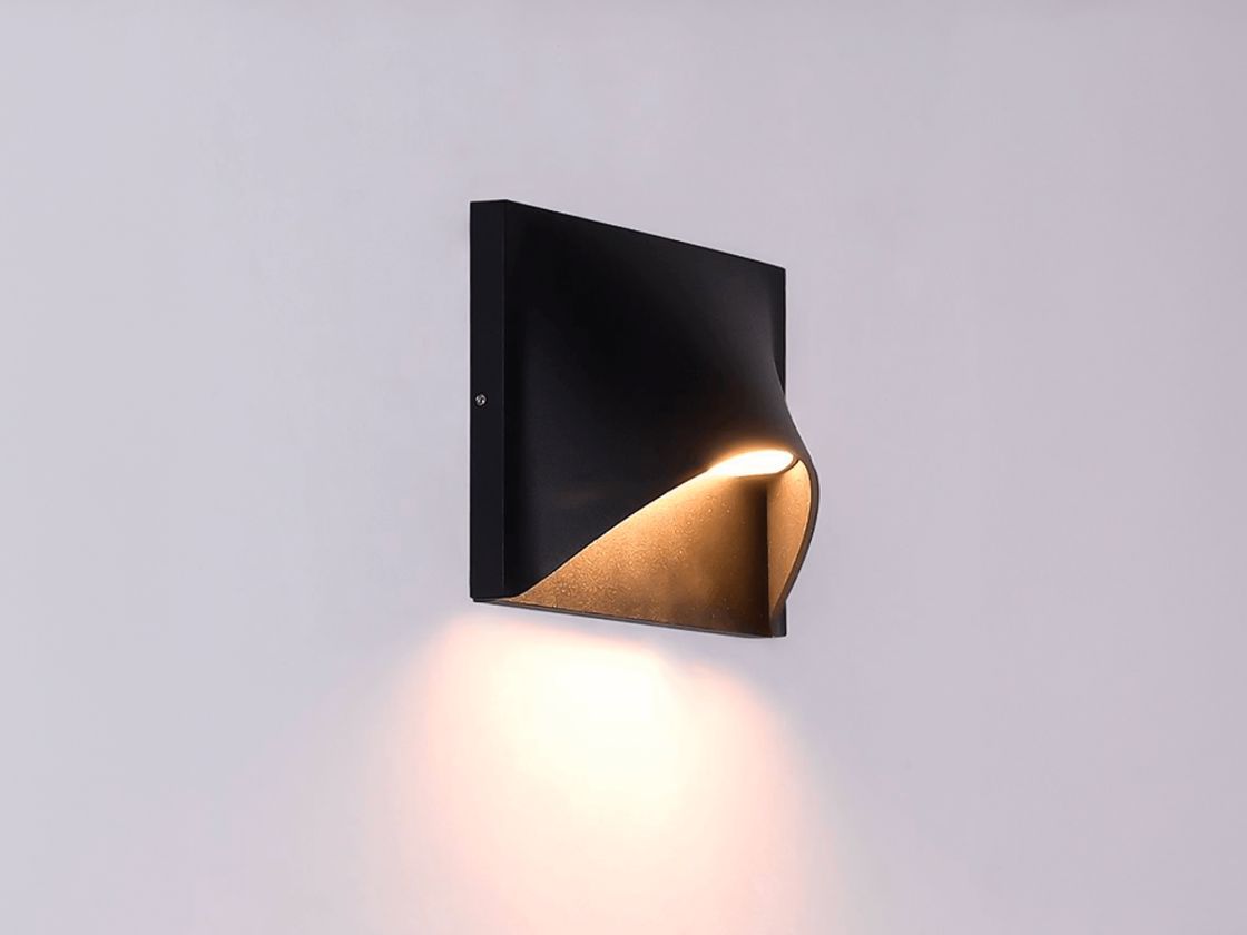 Қара түсті қабырғаға орнатылатын LED шам, жарықты төмен бағыттайды