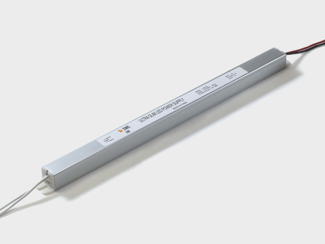 Өте жұқа 24V 48W қуат көзі, бұрыштан көрінісі