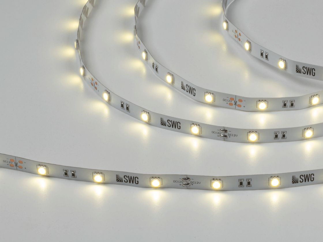 SMD5050 жарықдиодты таспа жұмыс үстінде, бейтарап ақ жарық