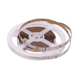 Ақ ұстағыштағы SMD2835 LED таспасының орамы