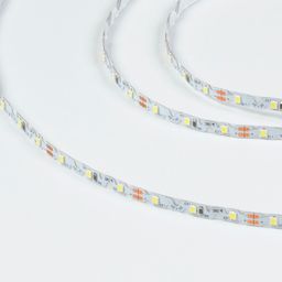 Ақ негіздегі иілгіш SMD2835 LED-лента